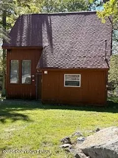 7172 Mountain Dr, Tobyhanna, PA 18466