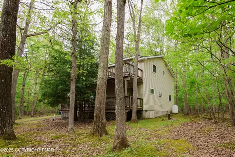 20 Horseshoe Dr, White Haven, PA 18661