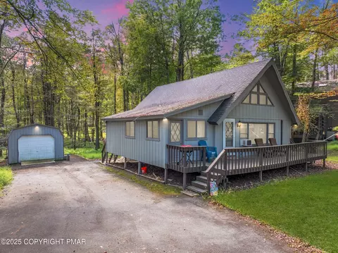 1520 Lake Ln, Pocono Lake, PA 18347