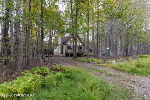 209 Croasdale Ct, Pocono Lake, PA 18347