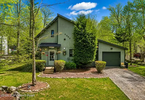 7924 Sleepy Hollow Dr, Tobyhanna, PA 18466