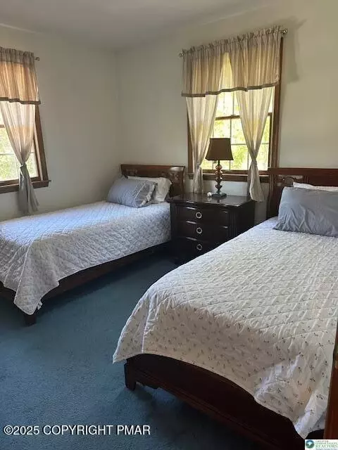 Bedroom - 216 Blaine St, Bangor, PA 18013 photo 4 of 10