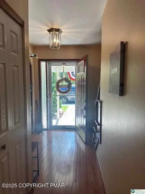 Entry Way - 216 Blaine St, Bangor, PA 18013 photo 2 of 3