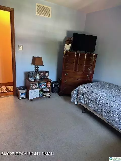 Bedroom - 216 Blaine St, Bangor, PA 18013 photo 5 of 10