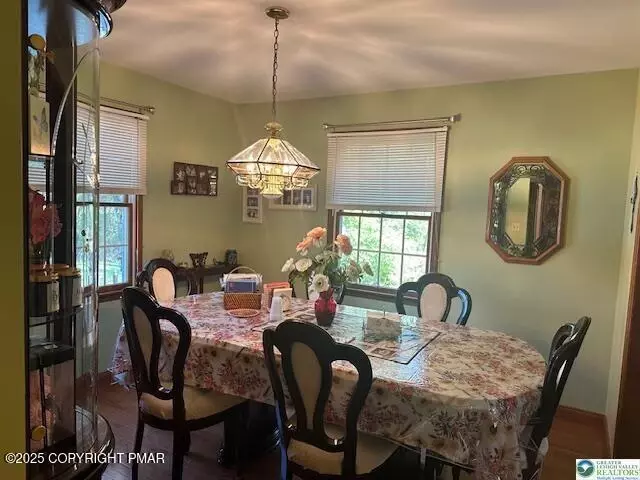 Dining - 216 Blaine St, Bangor, PA 18013 photo 1 of 2