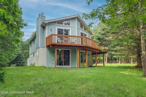 141 Caedman Dr, Albrightsville, PA 18210