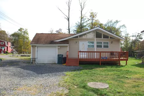 1119 Knollwood Dr, Tobyhanna, PA 18466