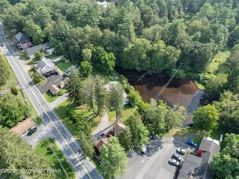 2413 Route 390, Canadensis, PA 18325