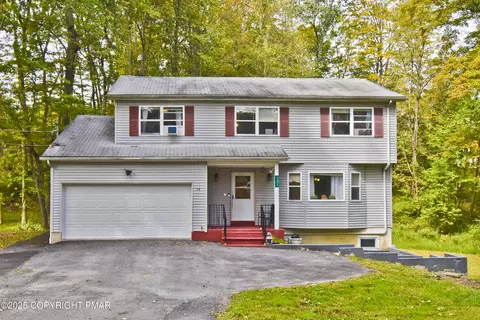 121 Ash Ln, East Stroudsburg, PA 18301