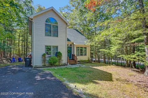 4104 Ashwood Ln, East Stroudsburg, PA 18301
