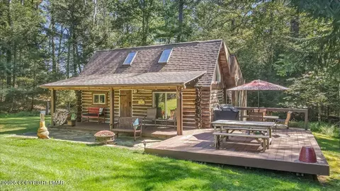 737 S Stagecoach Rd, Weatherly, PA 18255