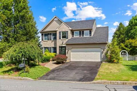 2665 Pond Dr, Easton, PA 18040