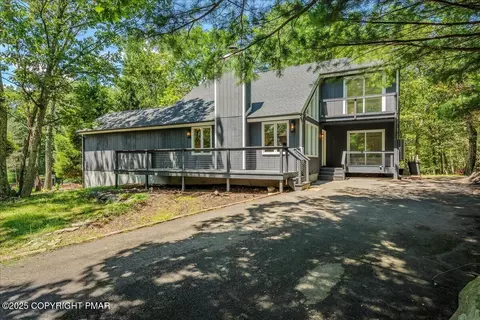 363 Hyland Dr, East Stroudsburg, PA 18301
