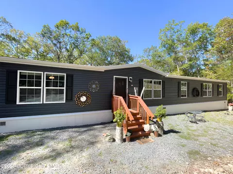 3177 Stony Run Ln, Cresco, PA 18326