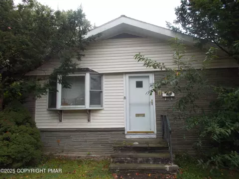 515 Bryant St, Stroudsburg, PA 18360