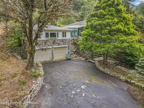 808 Lower Cherry Valley Rd, Stroudsburg, PA 18360