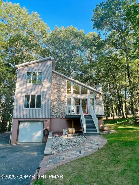 445 Hyland Dr, East Stroudsburg, PA 18301