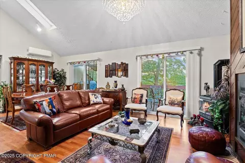 150 Dover Dr, Bushkill, PA 18324 photo 8