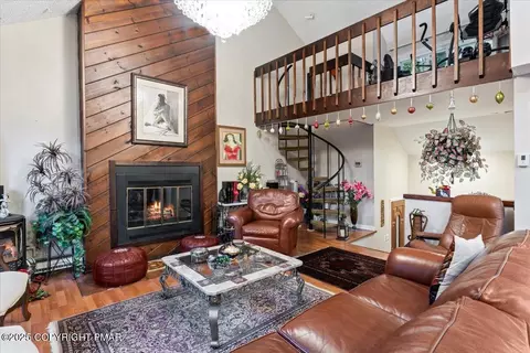 150 Dover Dr, Bushkill, PA 18324 photo 9