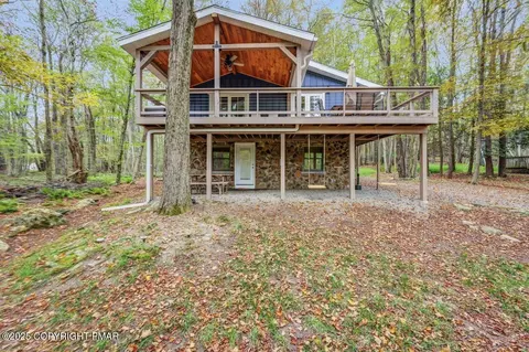 75 N Lehigh River Dr, Clifton Township, PA 18424