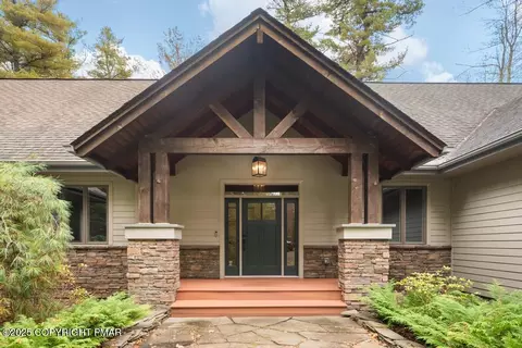 106 Waygood Way, Pocono Pines, PA 18350