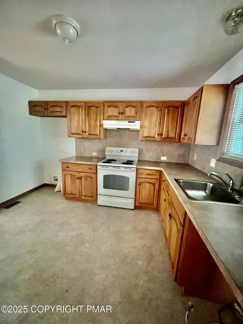 Kitchen - 2210 Exeter Ct, Bushkill, PA 18324 photo 1 of 2