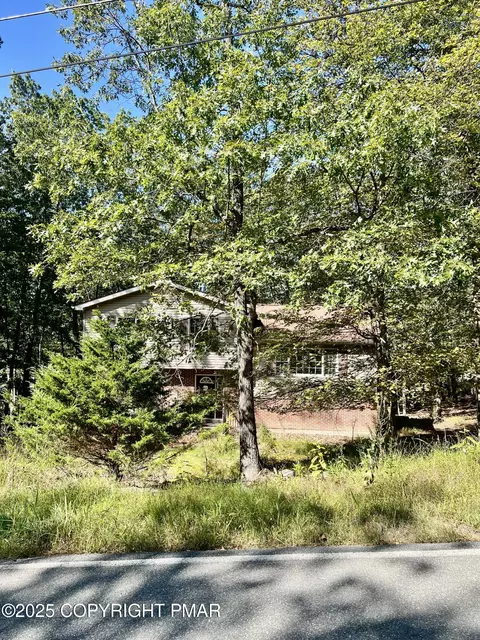 Exterior - 2210 Exeter Ct, Bushkill, PA 18324 photo 2 of 2