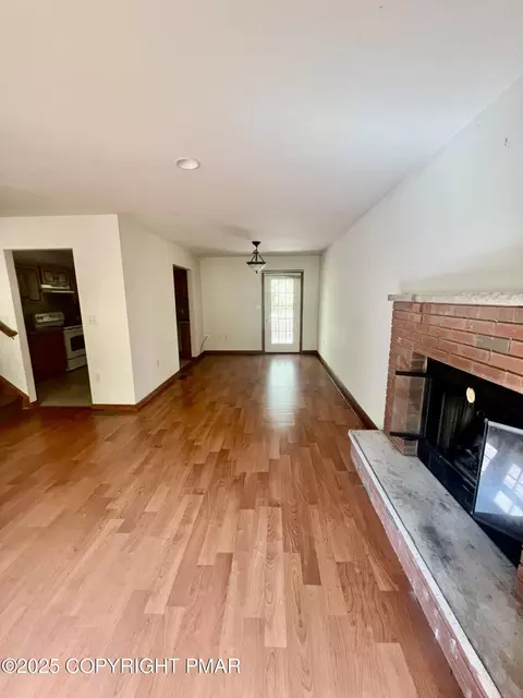 Living - 2210 Exeter Ct, Bushkill, PA 18324 photo 4 of 4