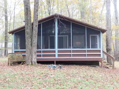 151 Ottawa Trl, Pocono Lake, PA 18347