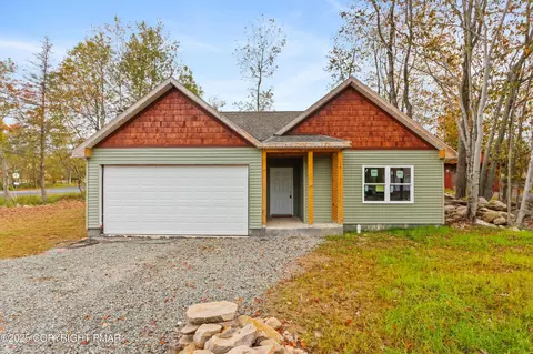 3111 Briarwood Dr, Tobyhanna, PA 18466