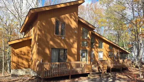 130 Alford Ct, Bushkill, PA 18324