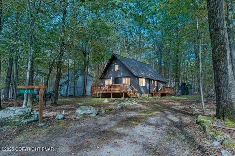 161 Towanda Trl, Pocono Lake, PA 18347