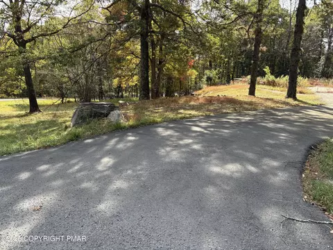 316 Fall Creek Ter, Stroudsburg, PA 18360