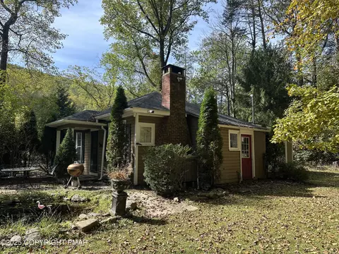 1885 Sullivan Trl, Tannersville, PA 18372