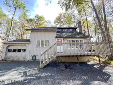 114 Maxatawny Dr, Pocono Lake, PA 18347