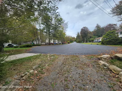 4156 Falcon Ter, Tobyhanna, PA 18466