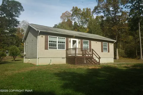 1329 Main Rd, East Stroudsburg, PA 18302