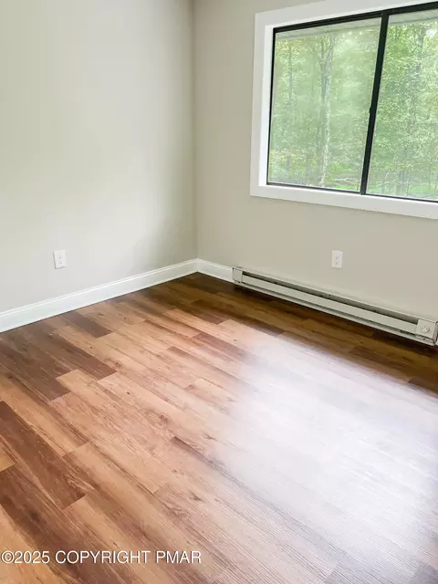 Bedroom - 319 Whippoorwill Dr, Bushkill, PA 18324 photo 1 of 3
