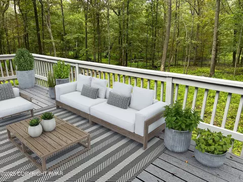 Exterior - 319 Whippoorwill Dr, Bushkill, PA 18324 photo 2 of 3