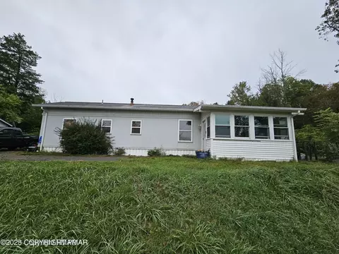 115 Lester Ln, Stroudsburg, PA 18360
