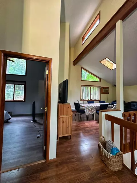 Entry Way - 207 Manchester Dr, Bushkill, PA 18324 photo 4 of 4
