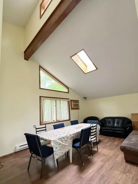 Dining - 207 Manchester Dr, Bushkill, PA 18324 photo 5 of 5