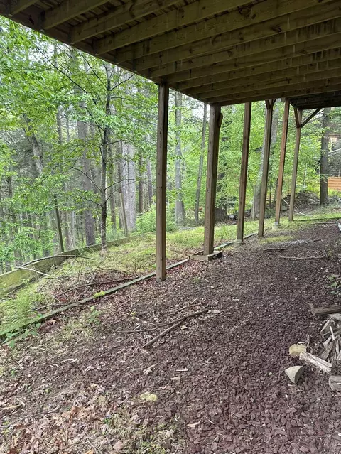 Exterior - 207 Manchester Dr, Bushkill, PA 18324 photo 4 of 7