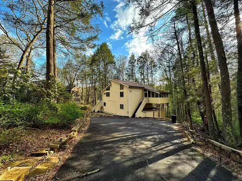 Exterior - 207 Manchester Dr, Bushkill, PA 18324 photo 3 of 7