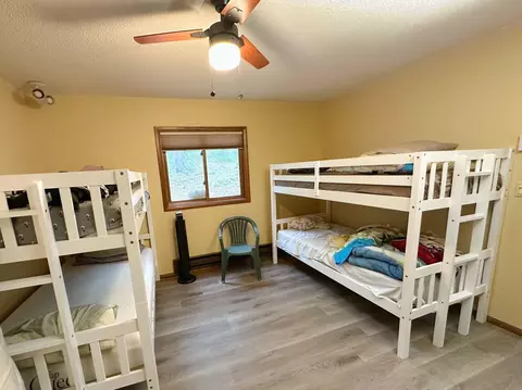 Bedroom - 207 Manchester Dr, Bushkill, PA 18324 photo 4 of 5