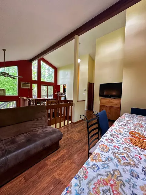 Dining - 207 Manchester Dr, Bushkill, PA 18324 photo 4 of 5