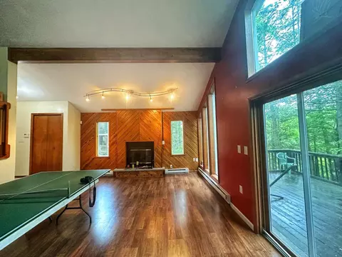 Living - 207 Manchester Dr, Bushkill, PA 18324 photo 1 of 6