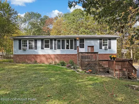 2179 Deer Track Dr, East Stroudsburg, PA 18302