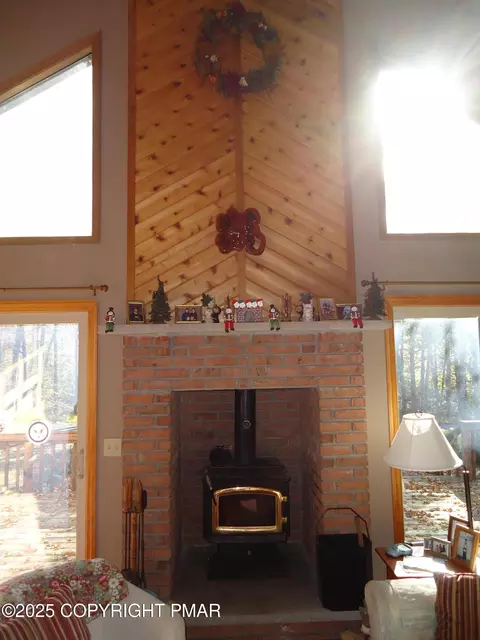8830 Cloudcrest Dr, Tobyhanna, PA 18466