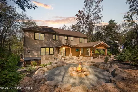 234 Tanglewood Dr, Pocono Pines, PA 18350